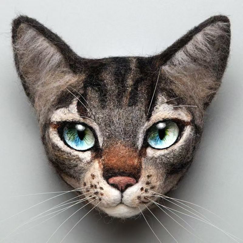 Cat head, short fur, multi-color